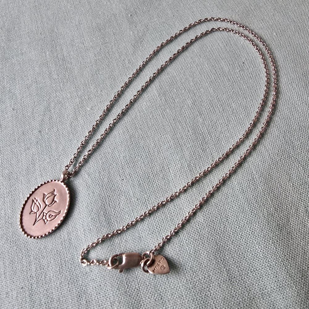 Me & Ro 925 Sterling Silver Oval Pendant Necklace with Floral Motif